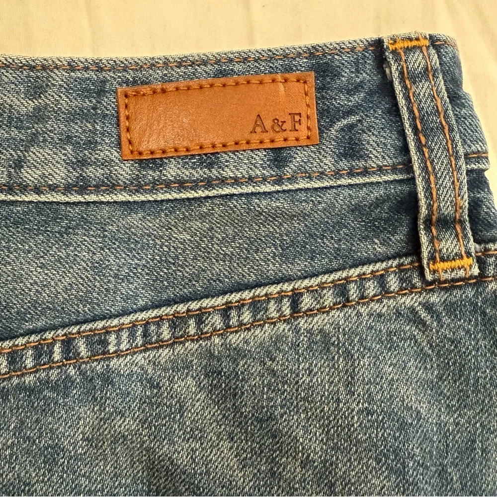 Abercrombie & Fitch Floral Embroidered Denim Mini Skirt Distressed Size 26 Boho